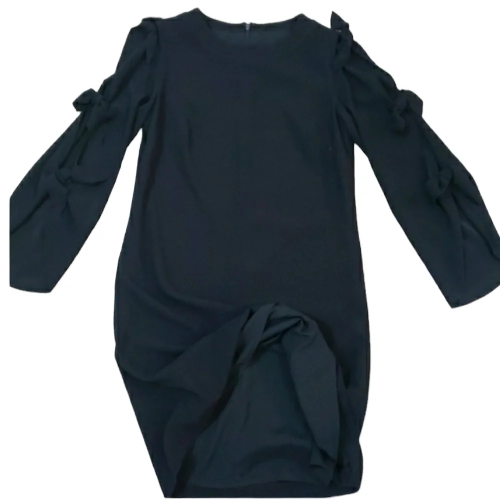 Tahari ASL~Woman Size 2~ Black Sheath Dress, Long Slit Sleeve, Fully Lined. - Picture 12 of 12